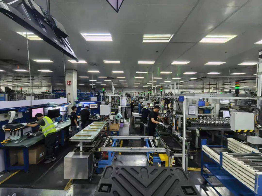 上海嘉定企業節日堅守忙生產，服務保障不打烊